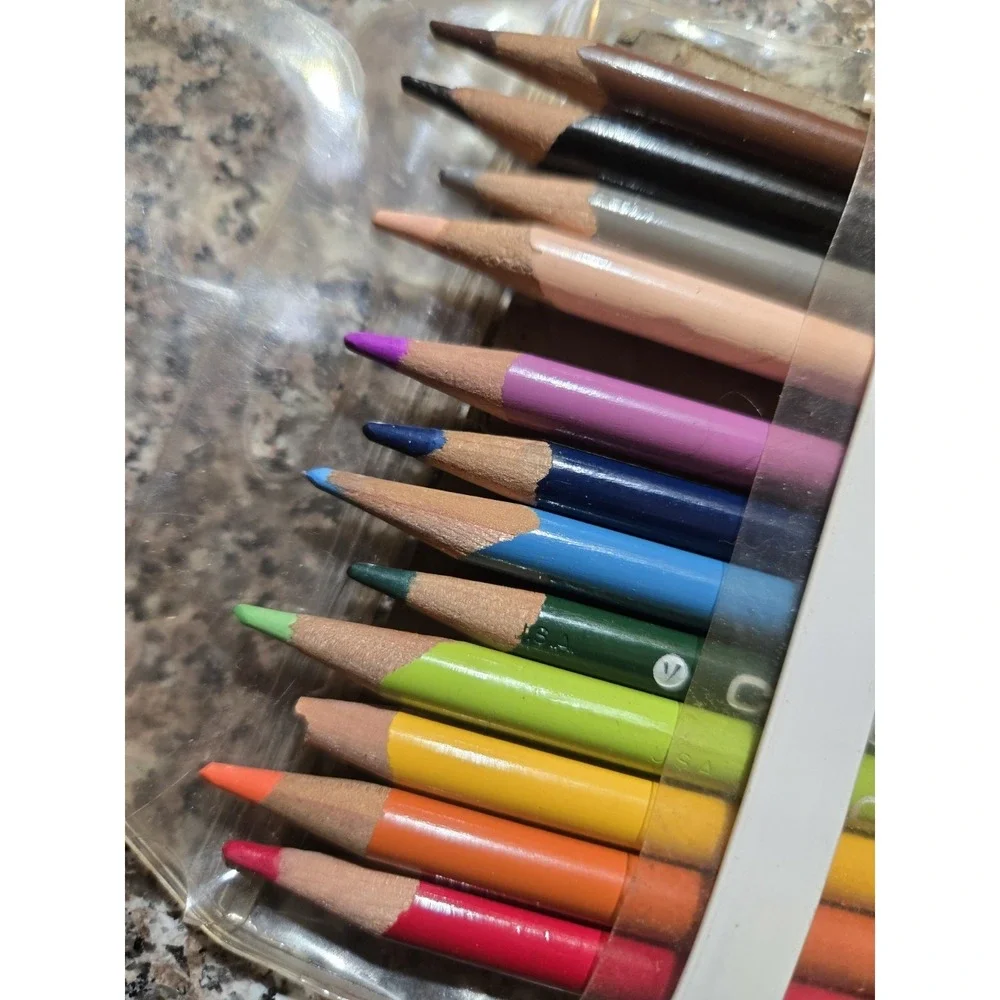 Coloray Colored Pencil Lot 12 ct Multicolor Art Design Drawing Pre-Owned Vintage